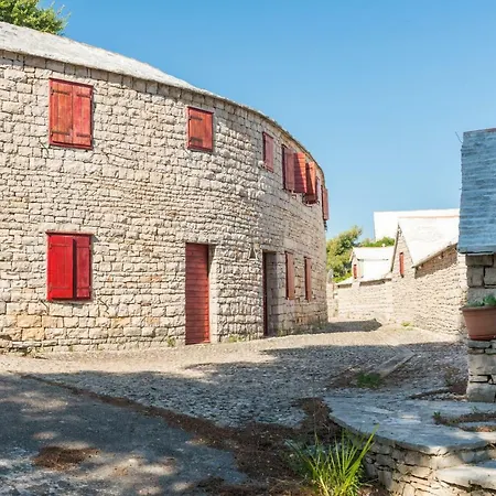 Vendégház Dvorac “kastil Jela”