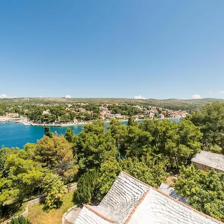 Dvorac “kastil Jela” Gostinjska kuća *