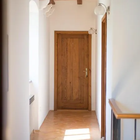 Dvorac “kastil Jela” Gostinjska kuća Milna (Brac)