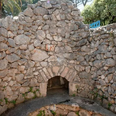Dvorac “kastil Jela” Gostinjska kuća Milna (Brac)