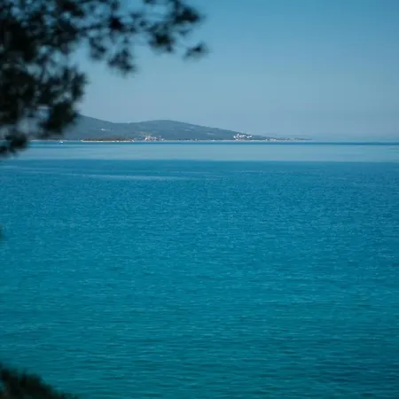 Gostinjska kuća Dvorac “kastil Jela” *