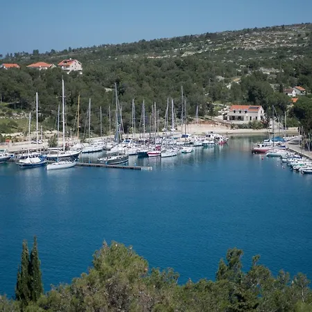 Dvorac “kastil Jela” Milna (Brac)
