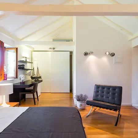 Dvorac “kastil Jela” Pensionat 3*