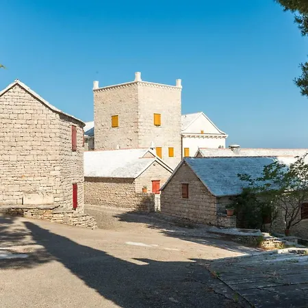 Dvorac “kastil Jela” Gostinjska kuća Milna (Brac)